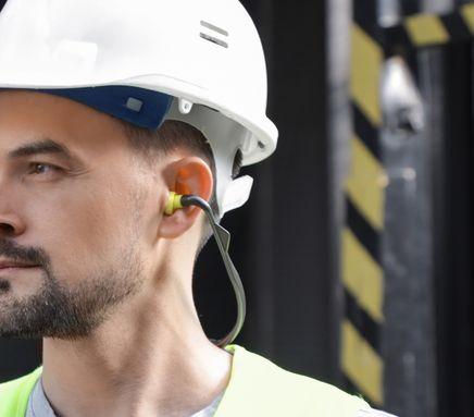Gehörschutz richtig pflegen: reinigen, ersetzen und korrekt aufbewahren